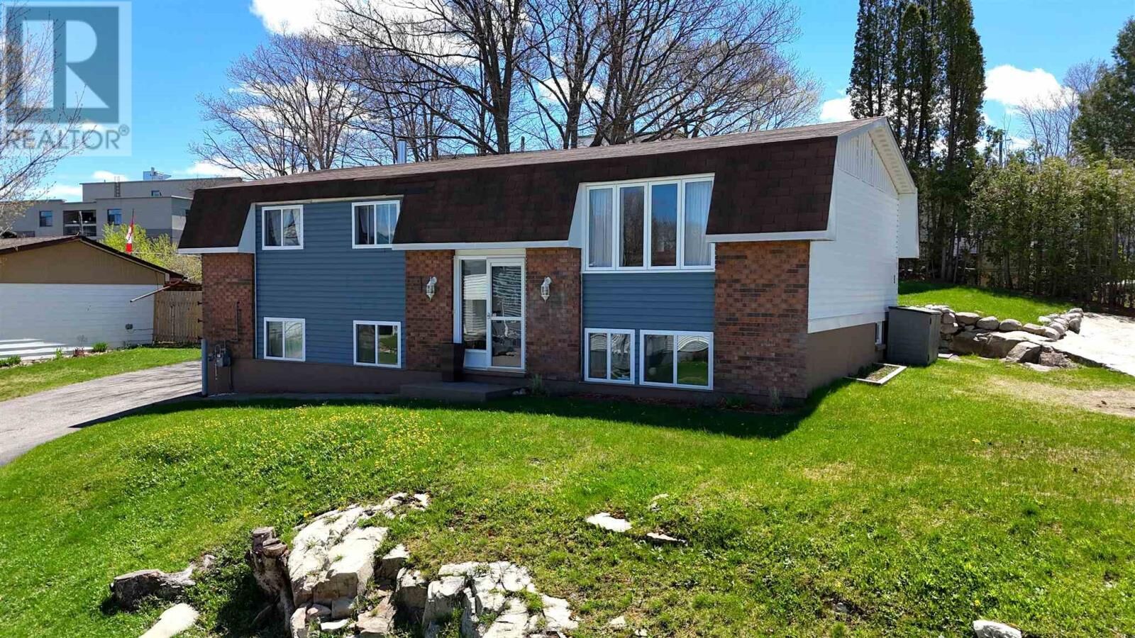 Property Photo:  1 Gillanders Rd  ON P5A 1W4 