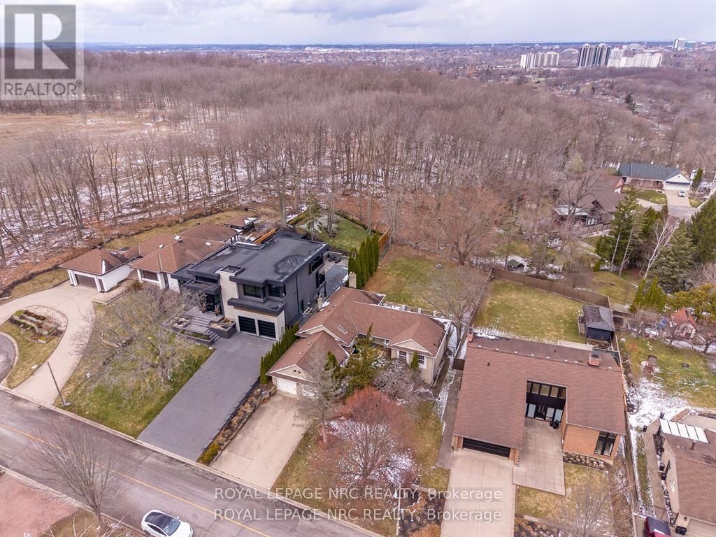 Property Photo:  61 Tremont Drive  ON L2T 3Y9 