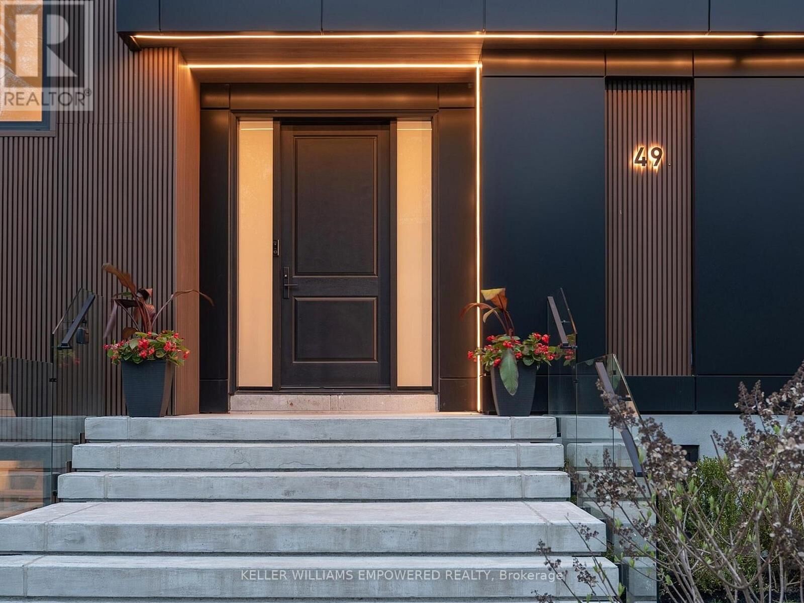 Property Photo:  49 Fergus Avenue  ON L4E 3C2 