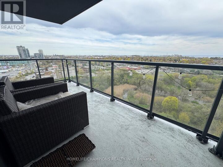 Property Photo:  1255 Bayly Street 1204  ON L1W 0B5 