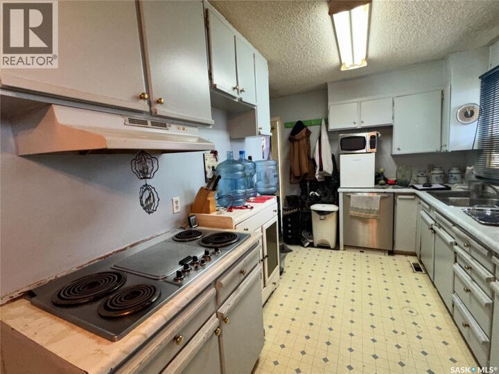 Property Photo:  102 1st Avenue  SK S0K 2K0 