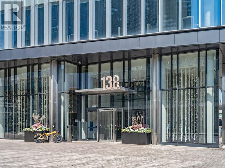 Property Photo: 138 Downes Street 805 ON M5E 0E4
