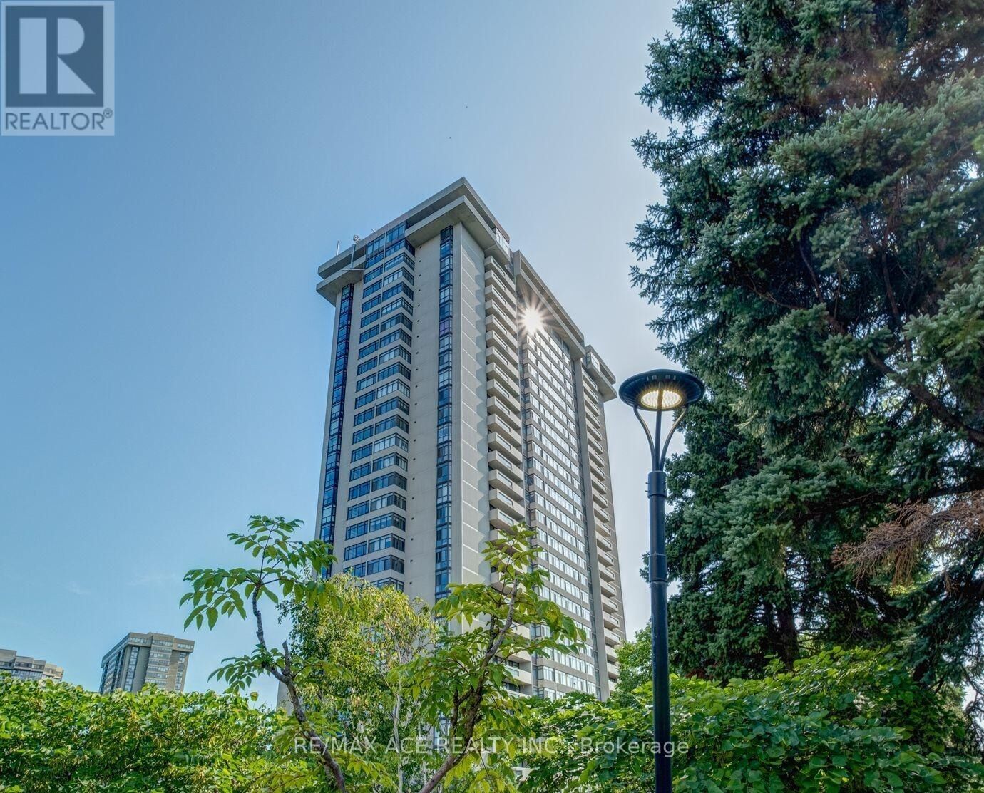 Property Photo:  1555 Finch Avenue East 1609  ON M2J 4X9 