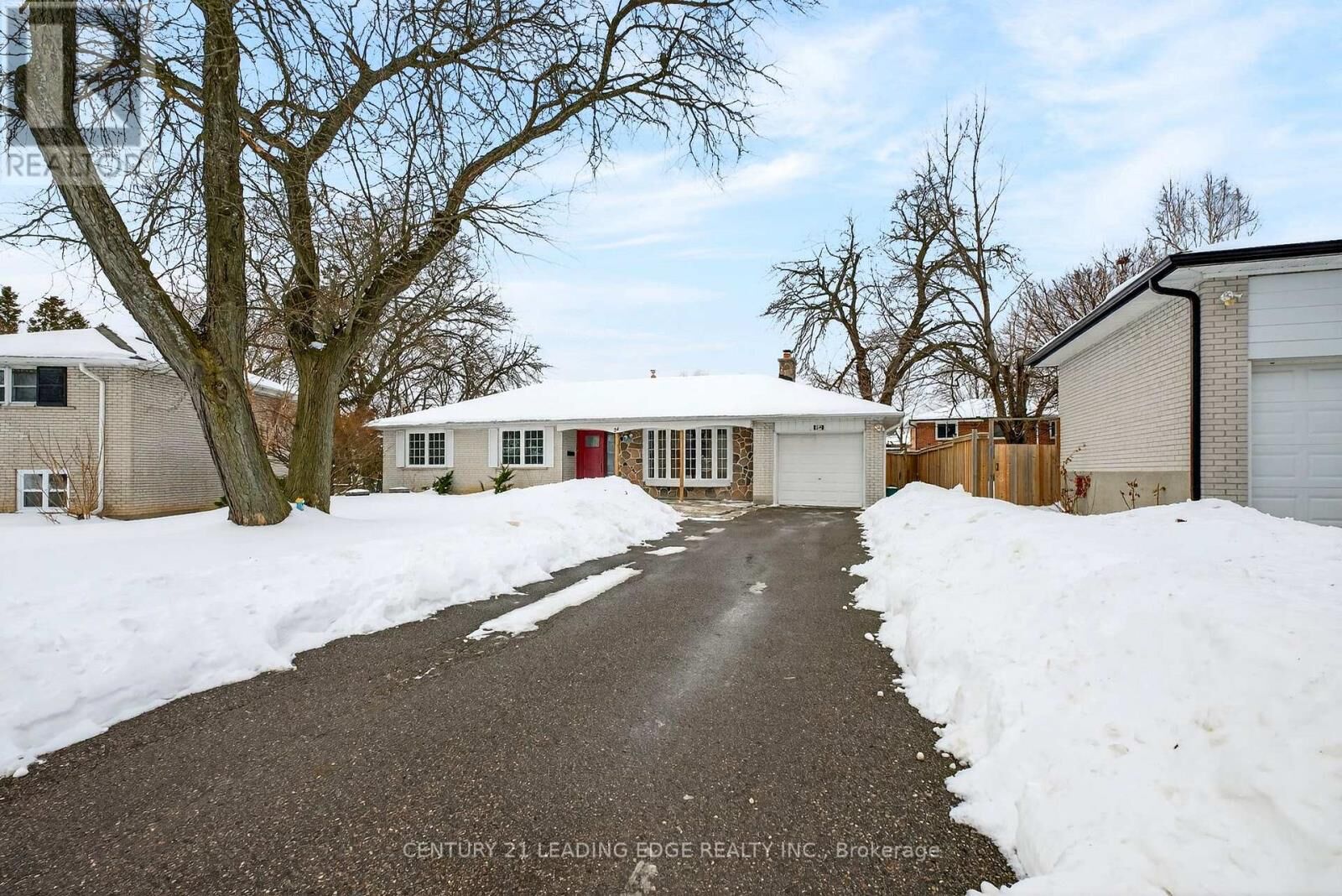 Property Photo:  24 Lincoln Green Drive  ON L3P 1R5 