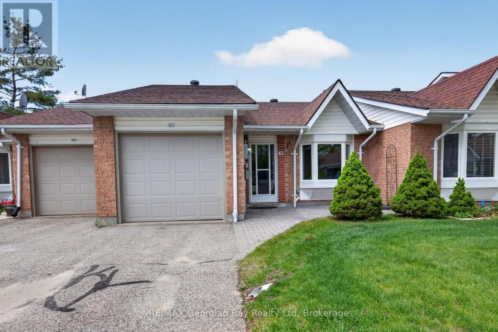 Property Photo:  696 King Street 63  ON L4R 5B6 