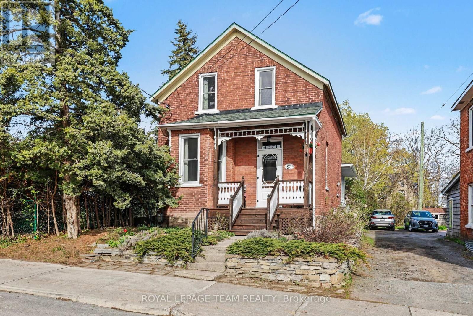 Property Photo:  93 Queen Street  ON K0A 1A0 