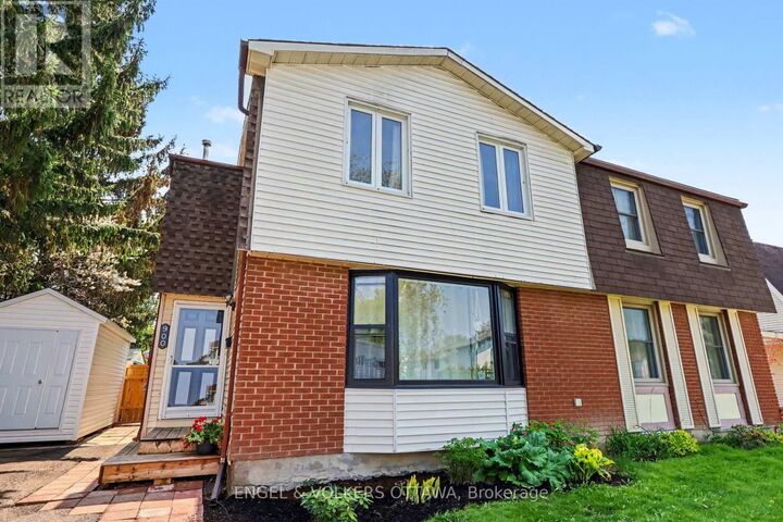 Property Photo:  900 Borland Drive  ON K1E 1X5 