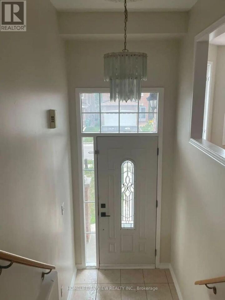 Property Photo: 517 Wildgrass (Main & Second) Road ON L5B 4H8
