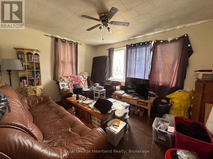 Property Photo: 635 Yonge Street ON N0G 2P0