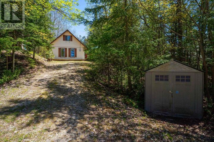 Property Photo:  102 Thompson Avenue  ON N0H 2G0 