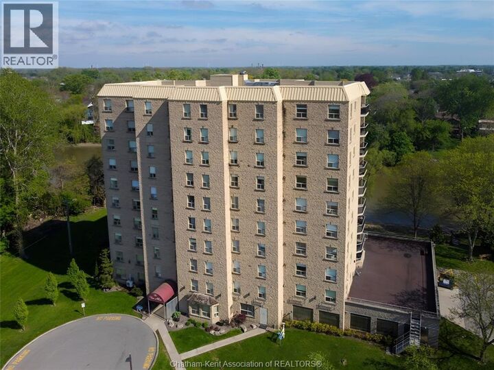 Property Photo:  10 Van Allen Avenue  ON N7L 5K1 