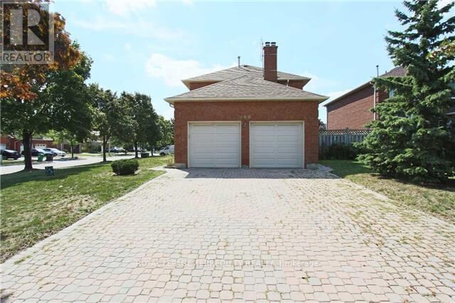 Property Photo: 460 Chieftan Circle Basement ON L4Z 3A6