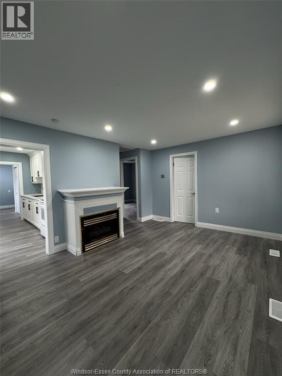 Property Photo:  3669 Queen Street  ON N9C 1P1 