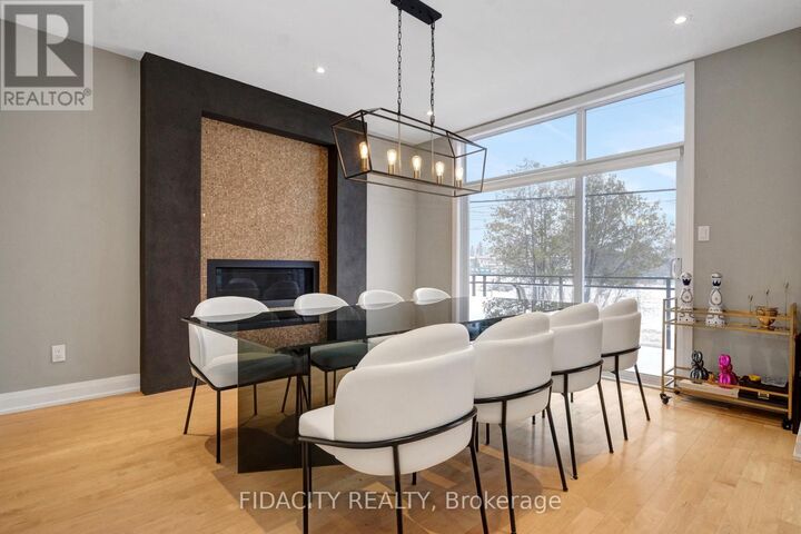Property Photo:  376 C Wilmont Avenue  ON K2A 0B1 