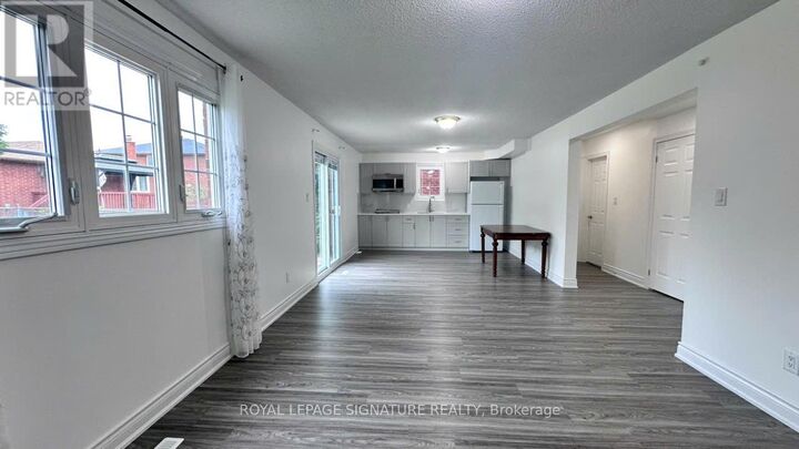 Property Photo: 3137 Sunnyhill Drive ON L4X 2K5