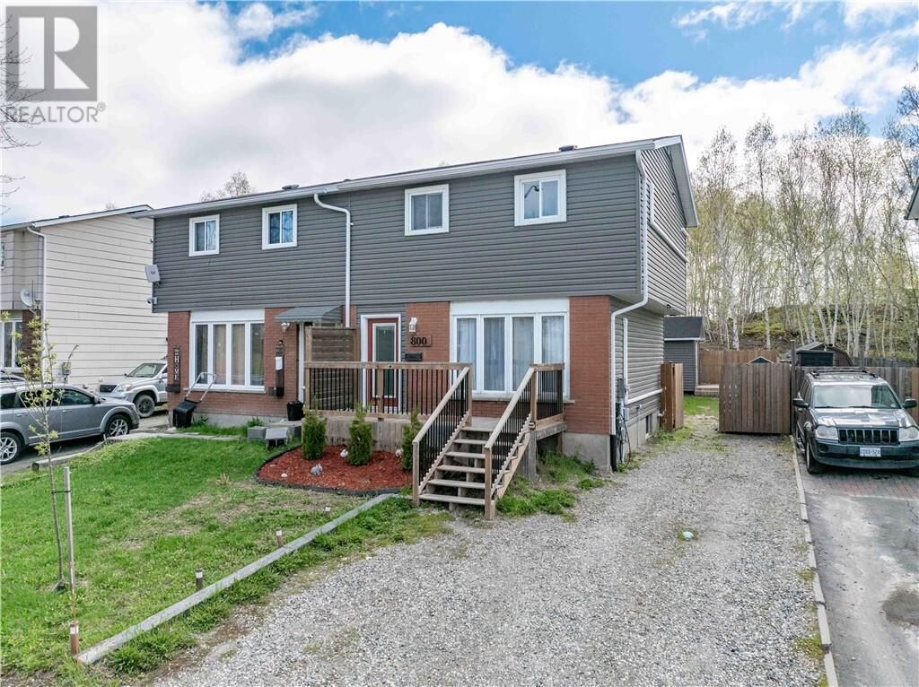 Property Photo:  800 Cambrian Heights  ON P3C 5L8 