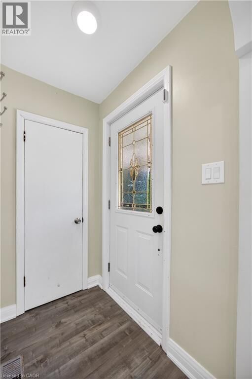 Property Photo:  43 West 1st Street  ON L9C 3B9 