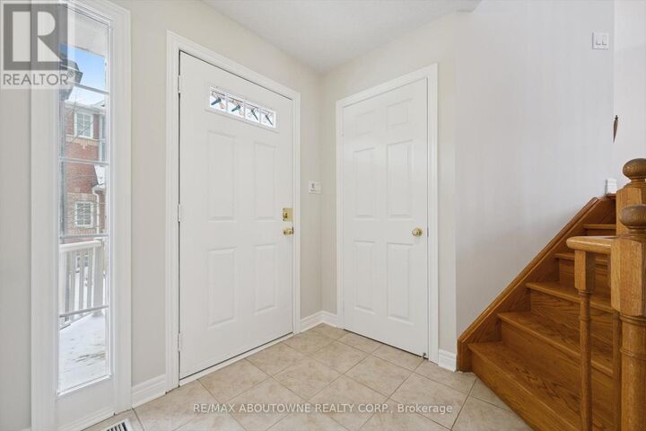 Property Photo:  5031 East Mill Road 40  ON L5V 2M5 