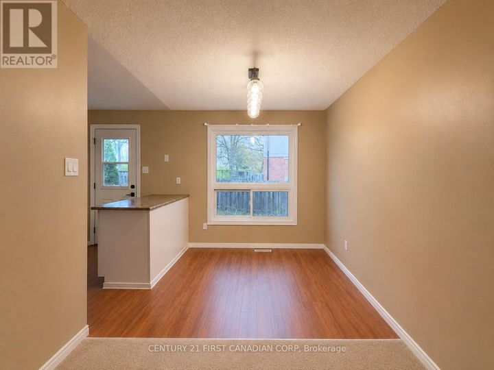 Property Photo:  925 Lawson Road 16  ON N6G 4G2 