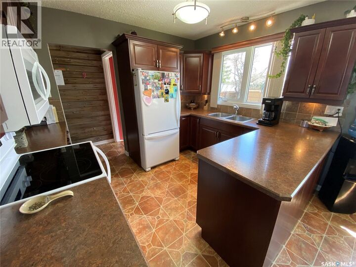 Property Photo:  55 Mossfield Place  SK S3N 2R1 