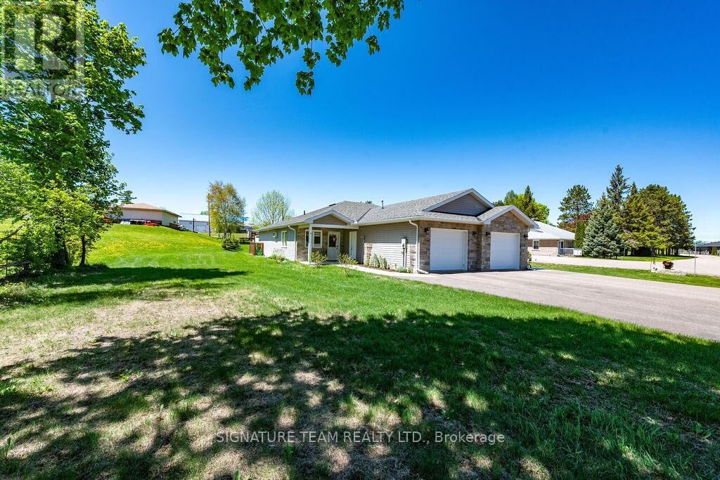 Property Photo:  516B Wellington Street South  ON K0J 1T0 