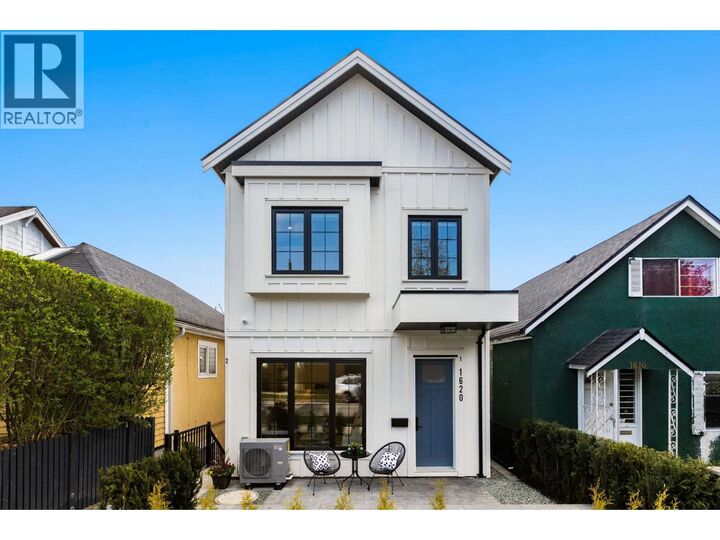 Property Photo: 1620 East 11th Avenue 1 BC V5N 1Y7