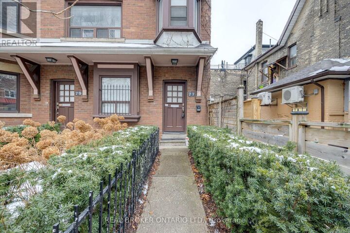 Property Photo:  77 Isabella Street Upper  ON M4Y 1N7 