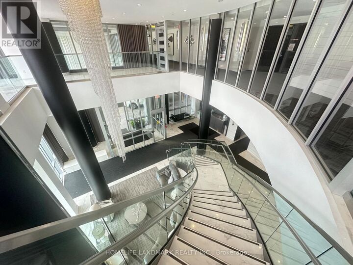 Property Photo: 9471 Yonge Street 745 ON L4C 1V4