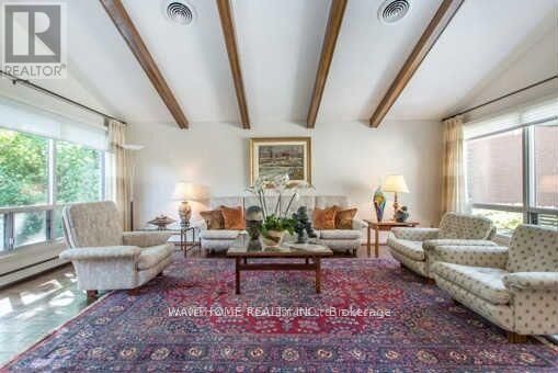 Property Photo:  135 Banbury Road  ON M3B 2L6 