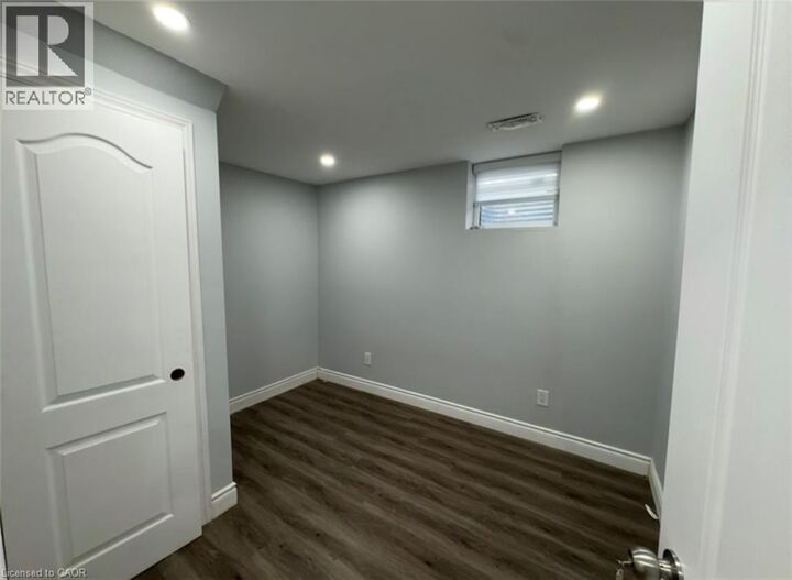 Property Photo: 28 Timberlane Crescent Lower ON N2N 1S9