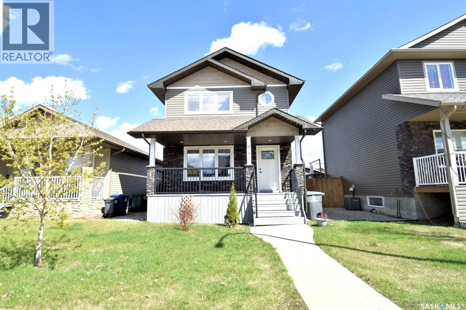 Property Photo:  242 Geary Crescent  SK S7R 0E6 