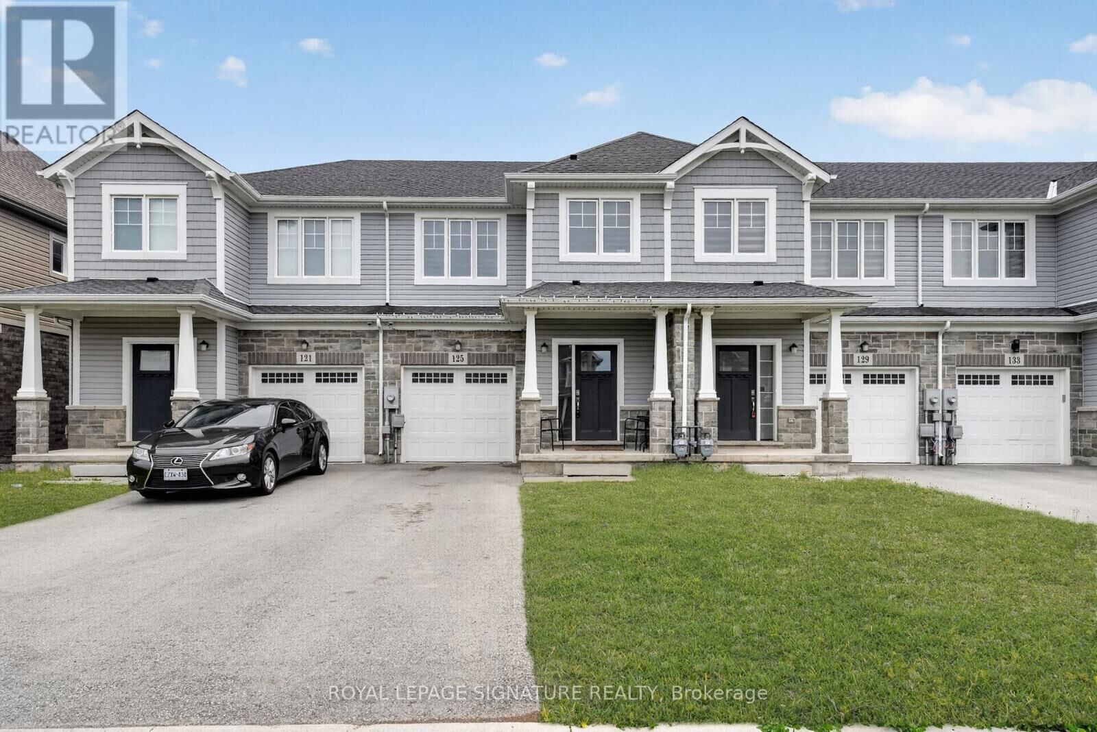 Property Photo: 125 Sunflower Place ON L3C 0H9