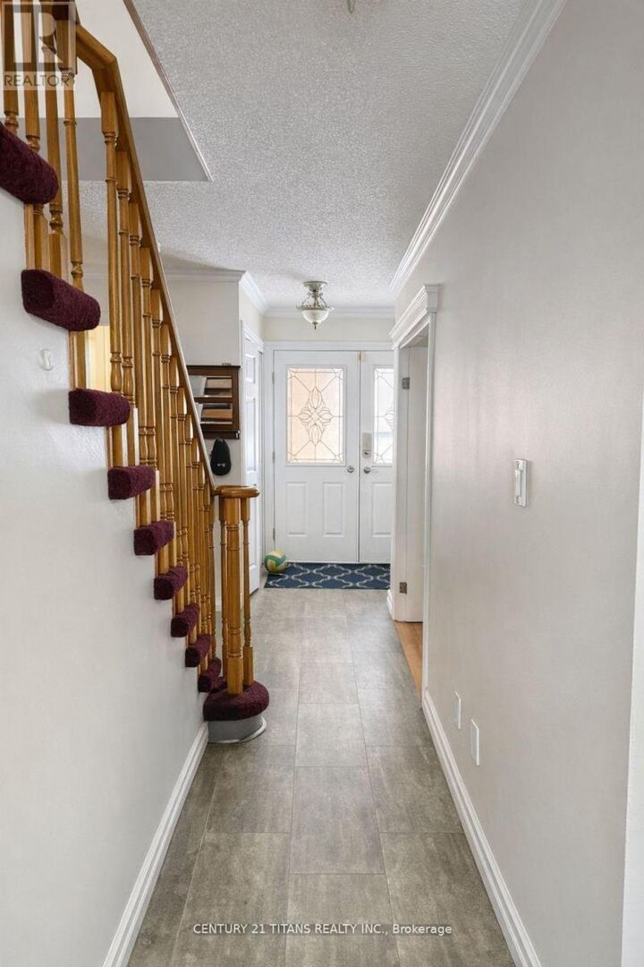 Property Photo:  112 Fernbank Place  ON L1R 1T2 