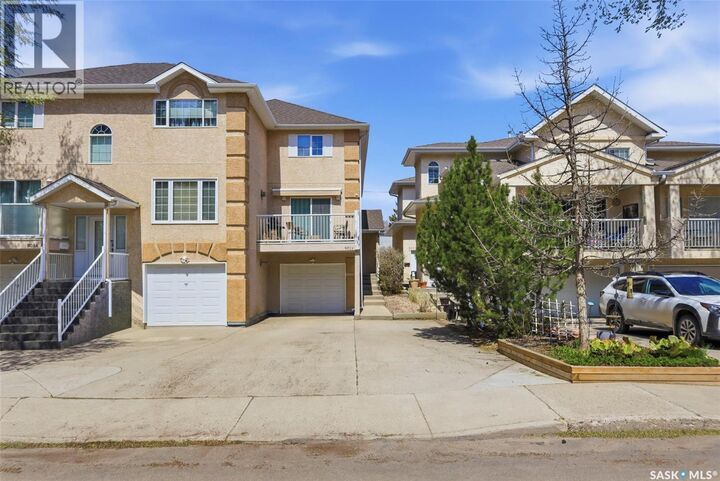 Property Photo:  901 9th Street E  SK S7H 0M9 