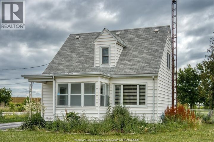 Property Photo:  4906 Howard Avenue  ON N9H 1C9 