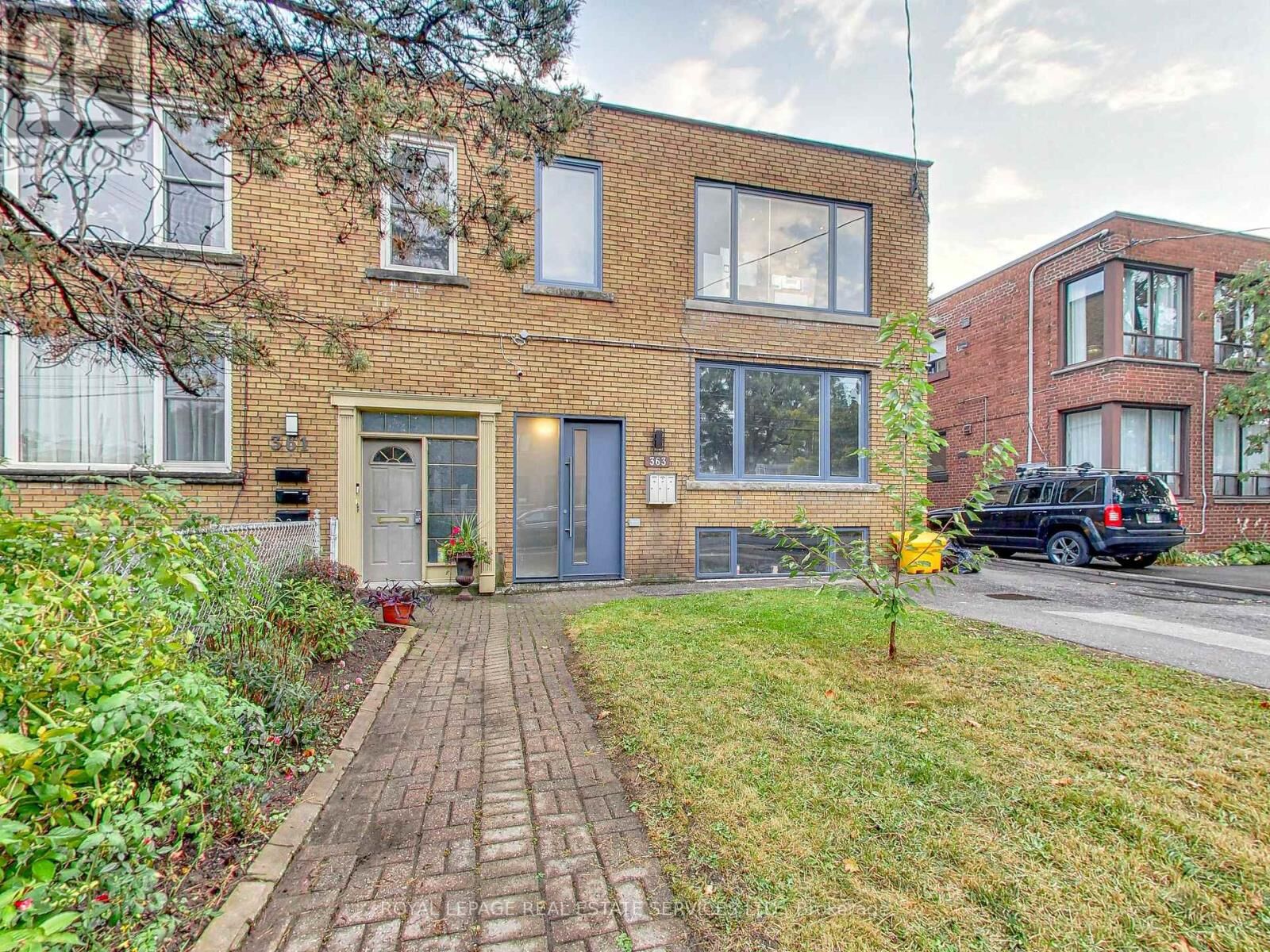 Property Photo: 363 Dalesford Road 3 ON M8Y 1H1