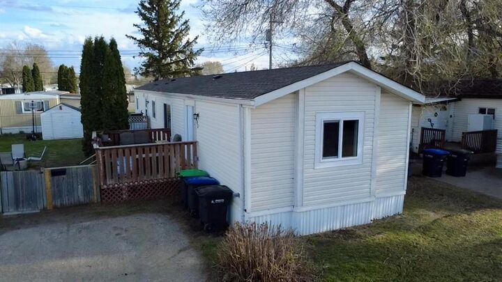 Property Photo: 603 Jordana Lane MB R7C 0A5