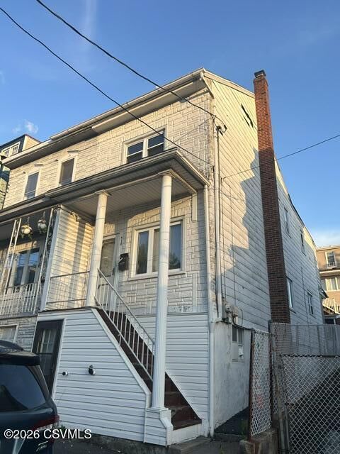Property Photo:  418 W Oak Street  PA 17976 