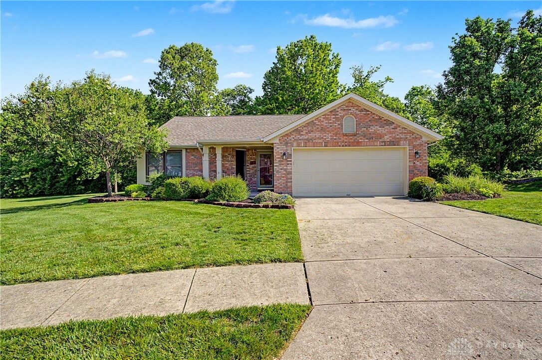 Property Photo: 1131 Castleton Court OH 45342
