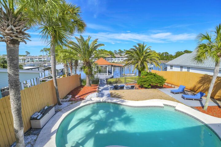 Property Photo: 8120 S Lagoon Drive FL 32408