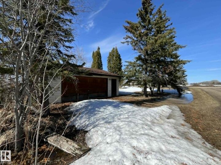 Property Photo:  4901 50 Ave  AB T0G 2L0 