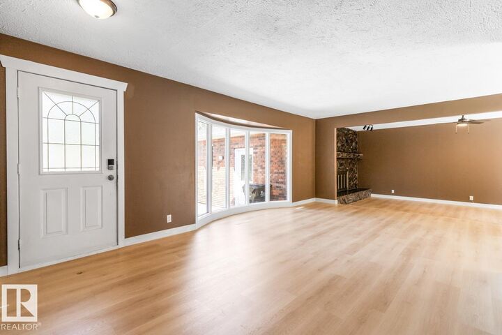 Property Photo:  9 Yew Court  AB T8A 1H8 