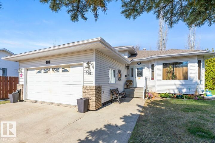 Property Photo:  950 Jim Common Dr  AB T8H 1Y3 