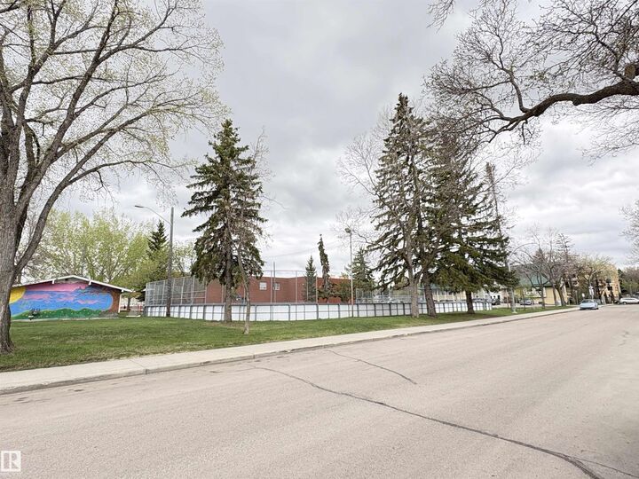 Property Photo:  11314 78 Street NW  AB T6G 0H3 