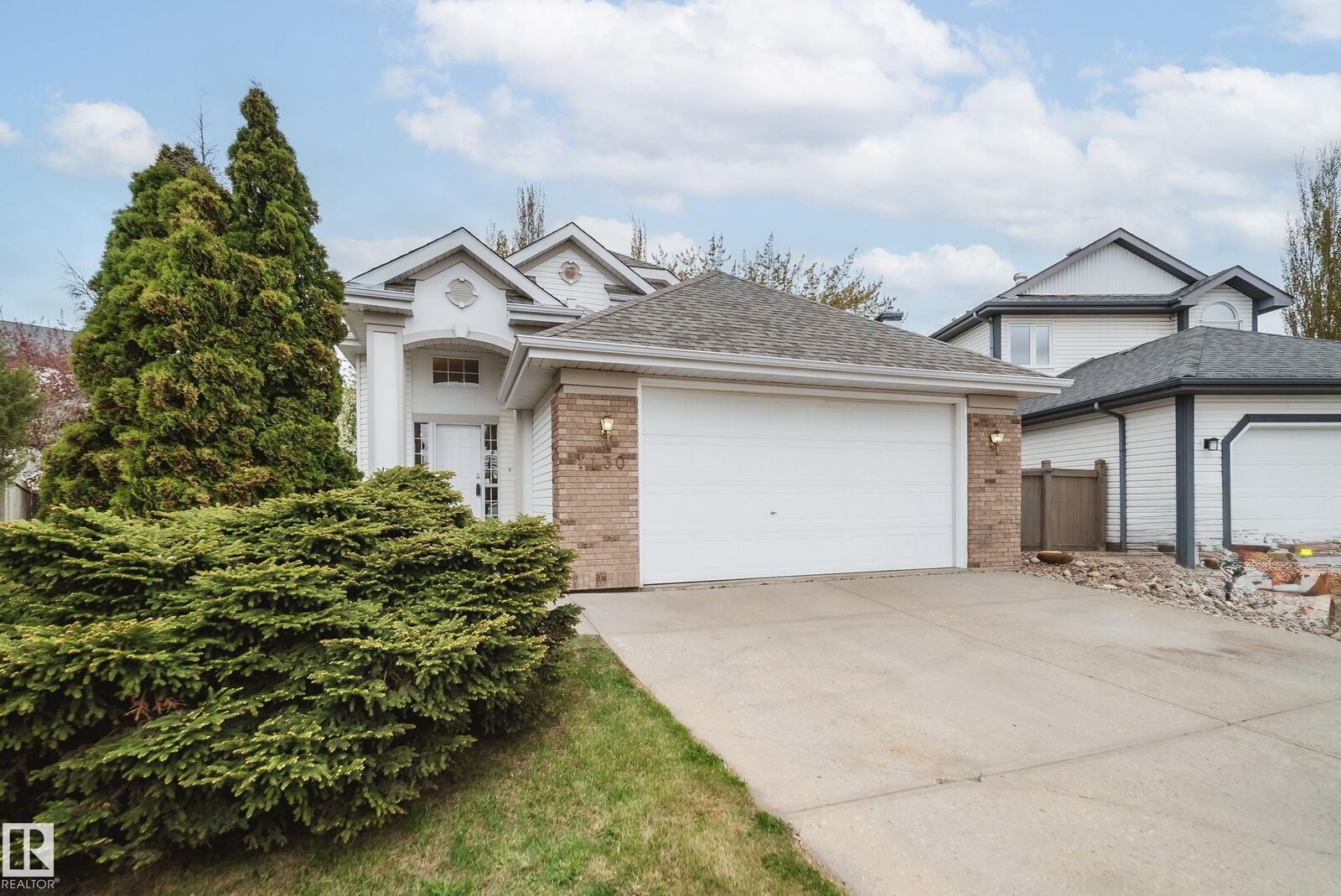Property Photo:  1130 116 Street NW  AB T6J 6X5 