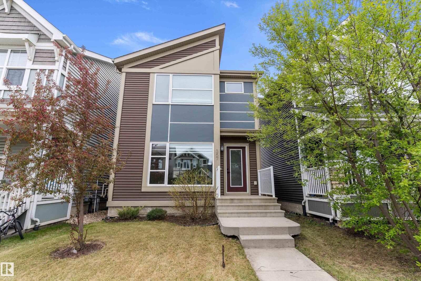 Property Photo:  357 Desrochers Boulevard SW  AB T6W 3J2 