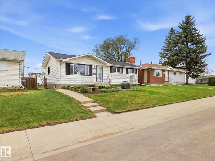 Property Photo:  13504 116 St NW NW  AB T5E 5J1 