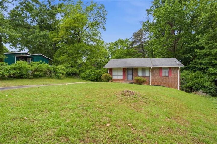 Property Photo: 1947 Grange Drive SE GA 30315
