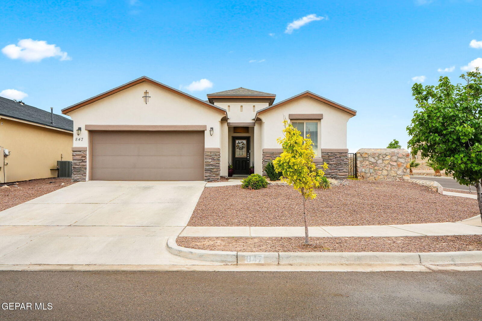Property Photo: 847 Holly Park Avenue NM 88008