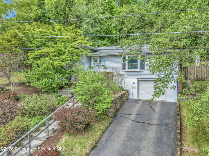 Property Photo:  208 Ridge Street  PA 18411 
